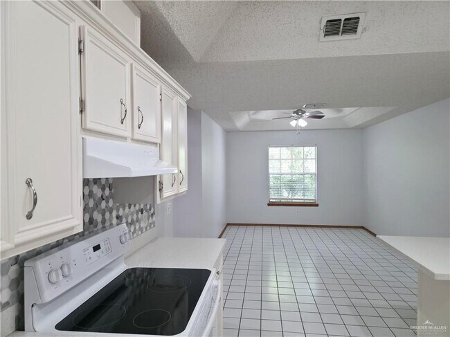Building Photo - 1216 W Heron Ct
