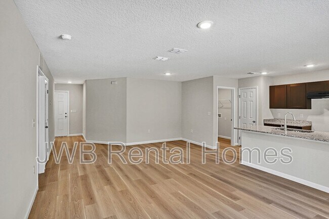 Building Photo - 9475 Valerie St