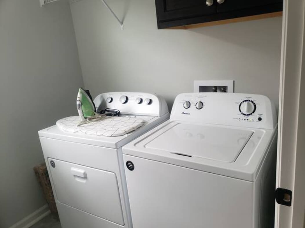 Building Photo - 529 Jensen Ln