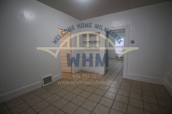 Building Photo - 1140 N 50th Pl