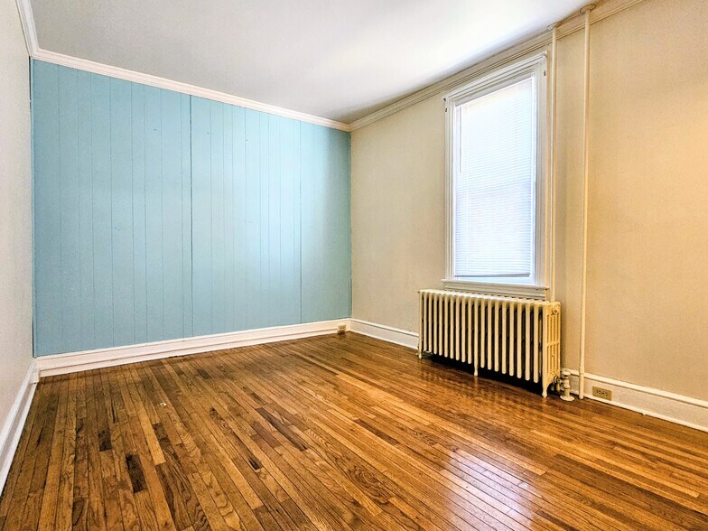 Building Photo - 2050 State St