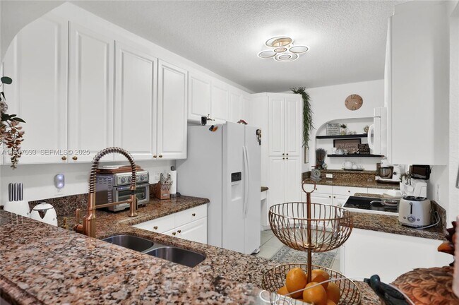 Building Photo - 10720 NW 66th St