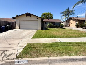 Building Photo - Homes Management - 3 Bed, 2 Bath San Marcos Home