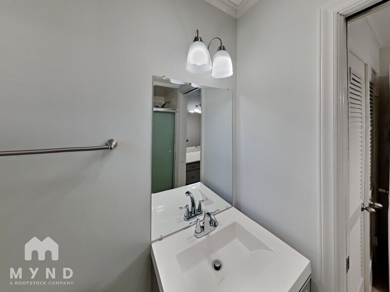 Building Photo - 1201 Manchester Ln