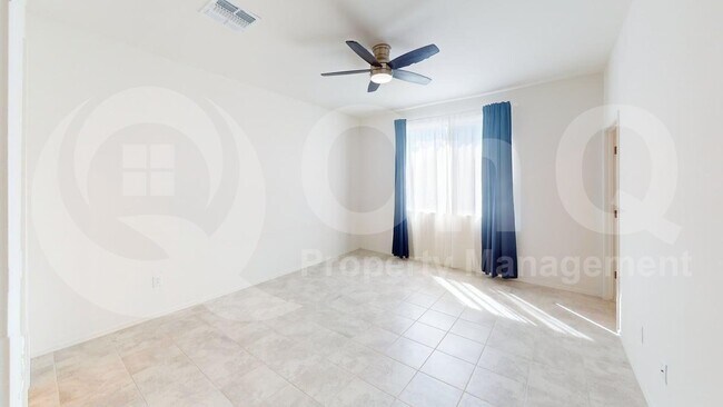 Building Photo - 759 Calle Calca