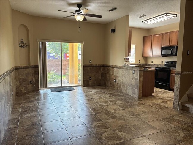Building Photo - 2850 Retreat View Cir