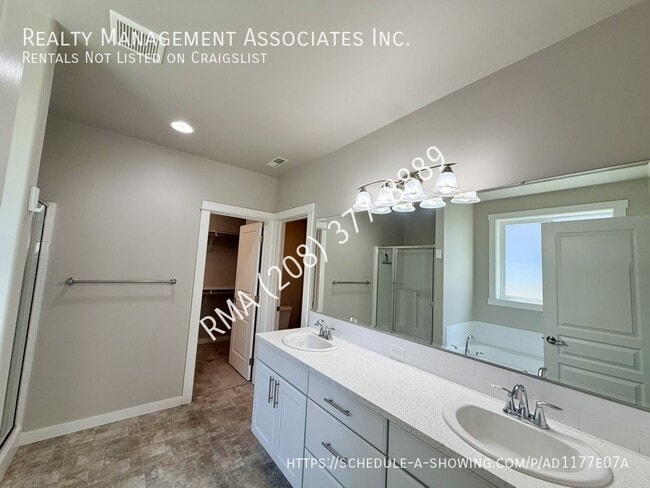 Building Photo - 3744 S Antler Ridge Ave