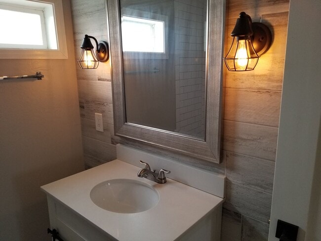 Building Photo - #1023-Maker-Clark