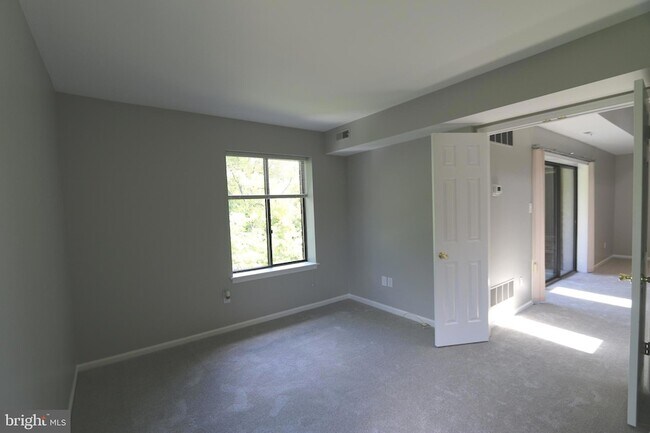 Building Photo - 1709 Mountainview Dr