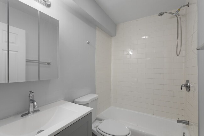 Building Photo - 7545 N Winchester Ave