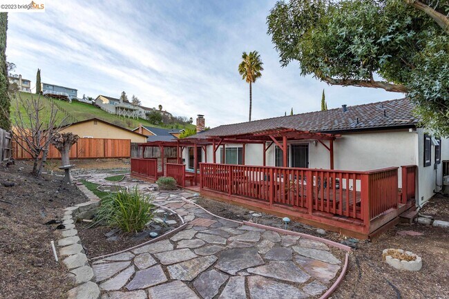 Building Photo - 304 Cabrillo Pl