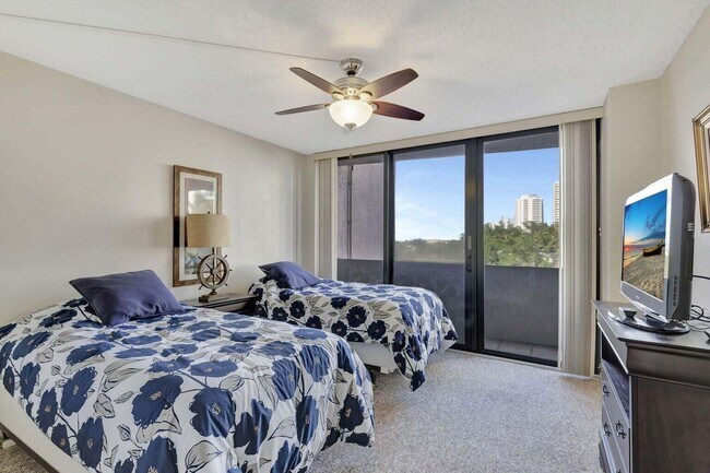 Building Photo - 4200 N Ocean Dr