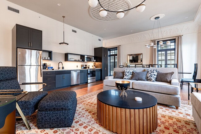 Building Photo - 1011 Canal St