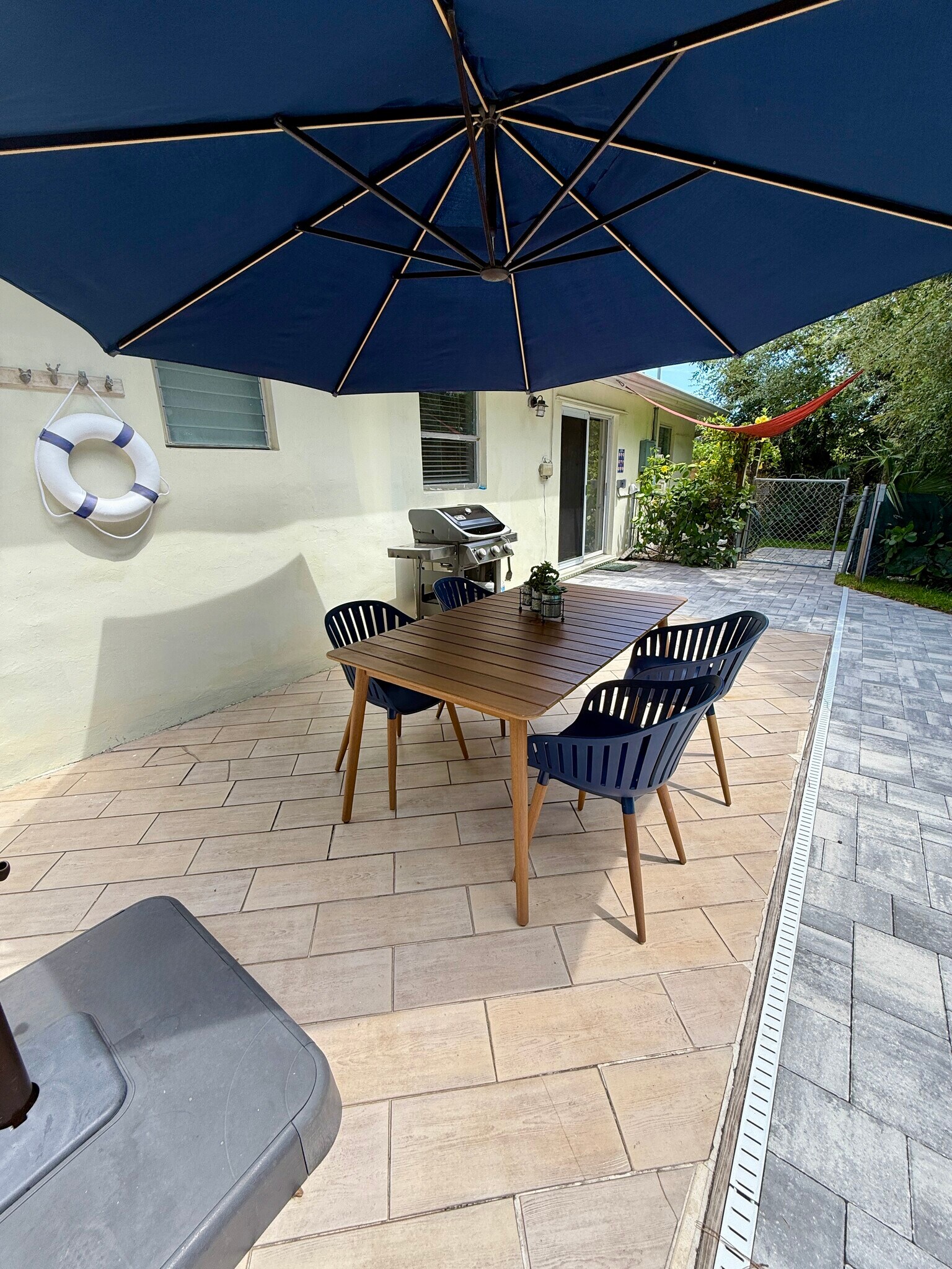 Building Photo - 465 8th St N