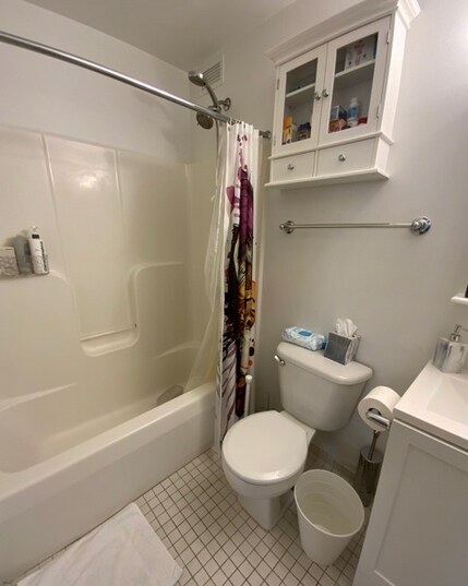 Building Photo - 636 Beacon St