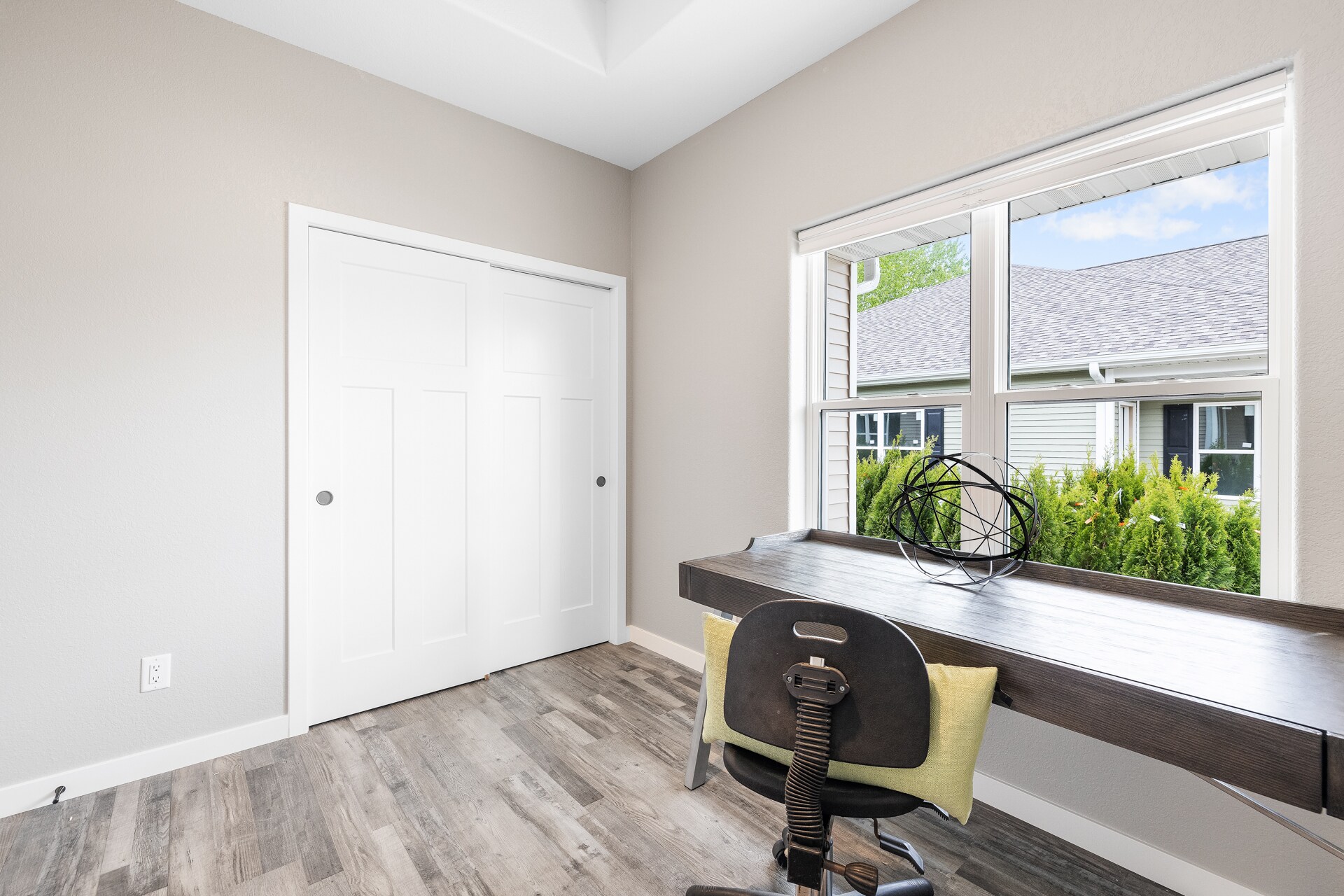 Building Photo - 1310 Daisy Dr