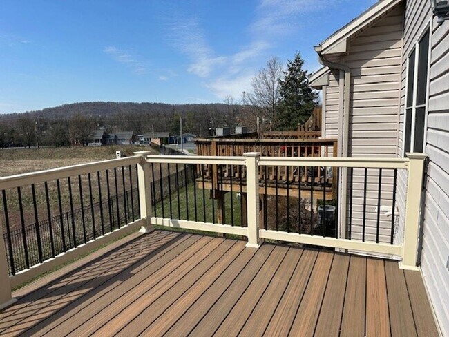 Building Photo - Don't Miss Out On This New Cumberland Town-Home For Rent, 3 Stories/3 Bedrooms/2.5 Bathroom In We...