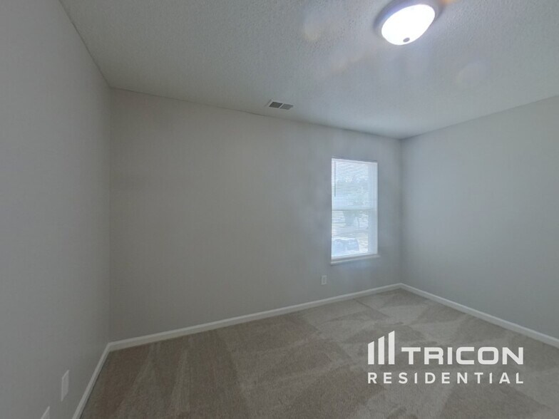 Building Photo - 845 Wickham Ln