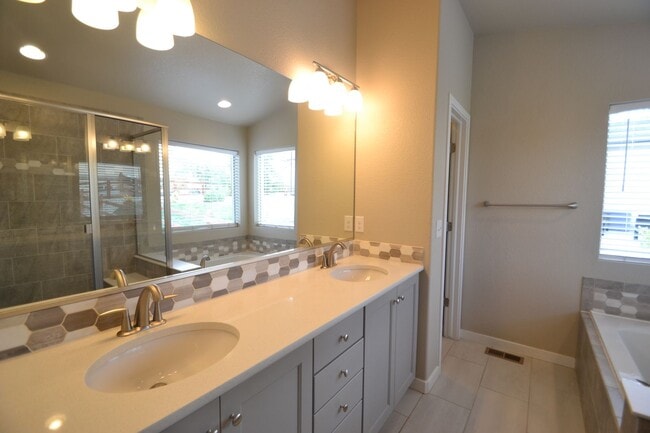 Building Photo - Ranch w/finished Basement with AC and a Gas Stove!