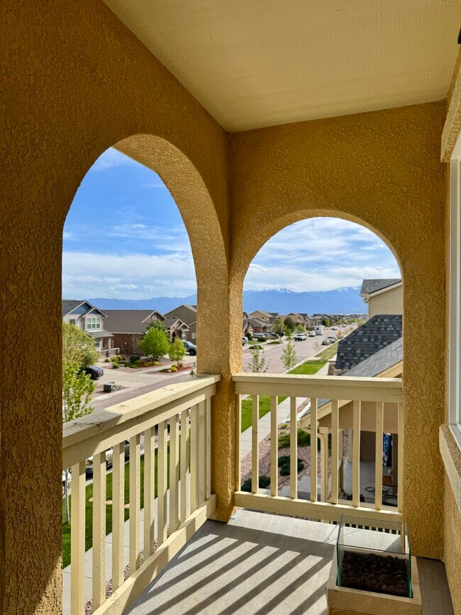 Building Photo - Wolf Ranch