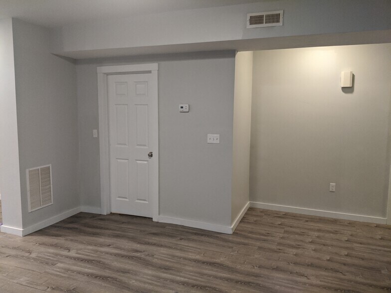 Building Photo - 212 Wareham St