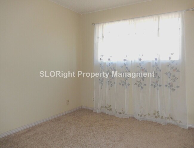 Building Photo - AVAILABLE OCTOBER - San Luis Obispo 3 Bedroom 1.5 Bathroom Home