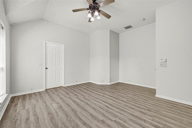 Building Photo - 7530 Broken Oak Ln