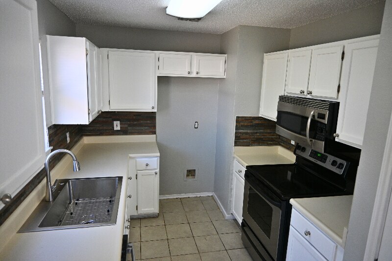 Building Photo - 3138 Smoke Creek