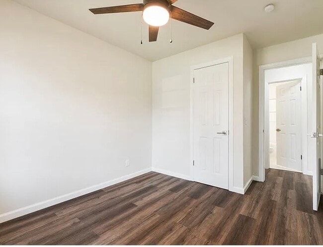 Building Photo - 2813 Pembroke Terrace