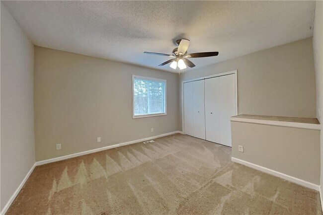 Building Photo - 252 Paxton Cir