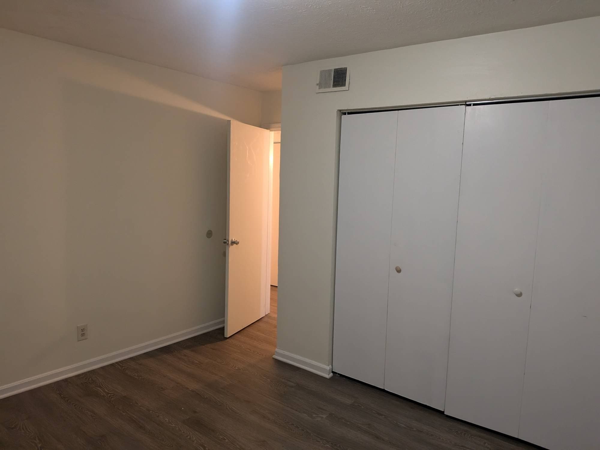 Building Photo - 3220 Fordhaven Rd