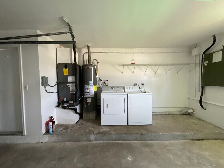 Building Photo - 4343 NW 113th Ter