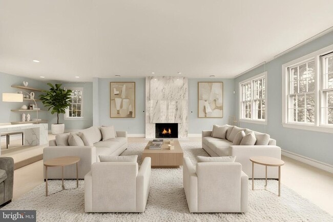 Building Photo - 221 Chain Bridge Rd