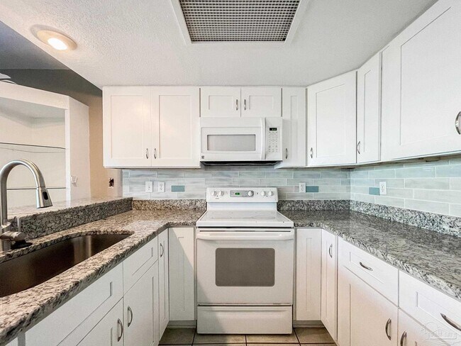 Building Photo - 5287 Balfour Pl