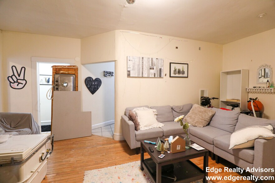 Building Photo - 115 Freeman St