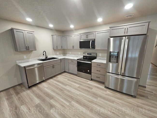 Building Photo - Dell Rapids Twin Homes