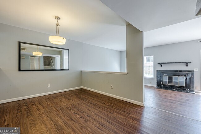 Building Photo - 2016 Oak Park Ln