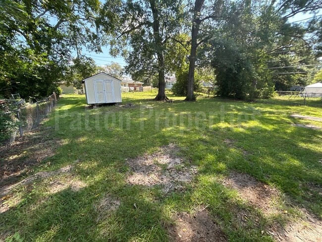 Building Photo - 1700 Broadland Ave