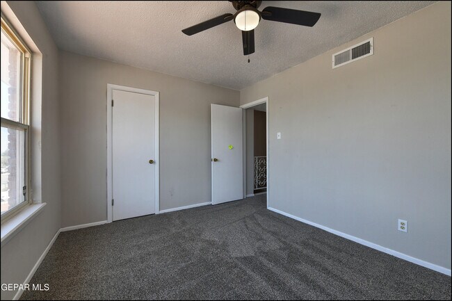 Building Photo - 6913 Pamlico Dr