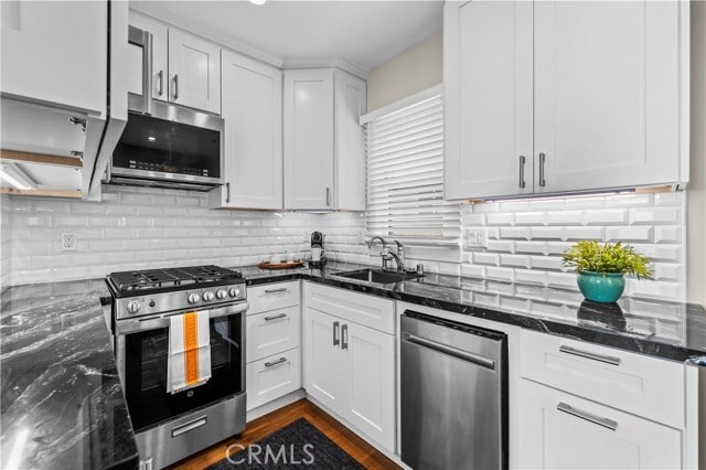 Building Photo - 2405 Crest Dr