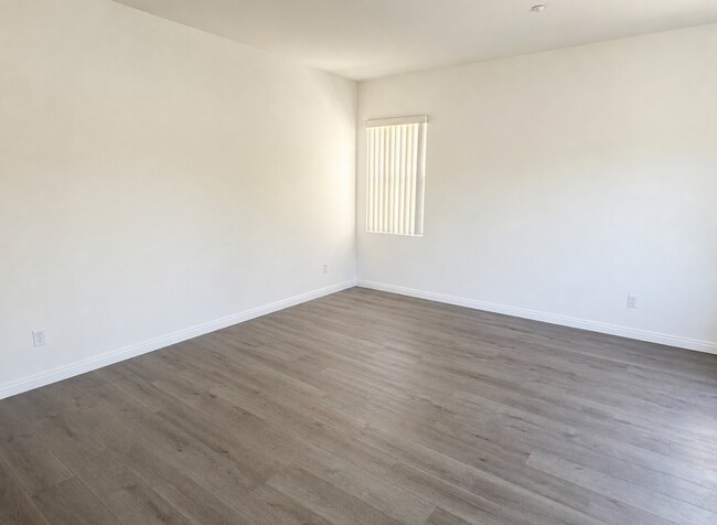 Building Photo - Spacious 4 Bedroom in Oxnard