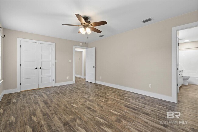 Building Photo - 10 Troyer Ct