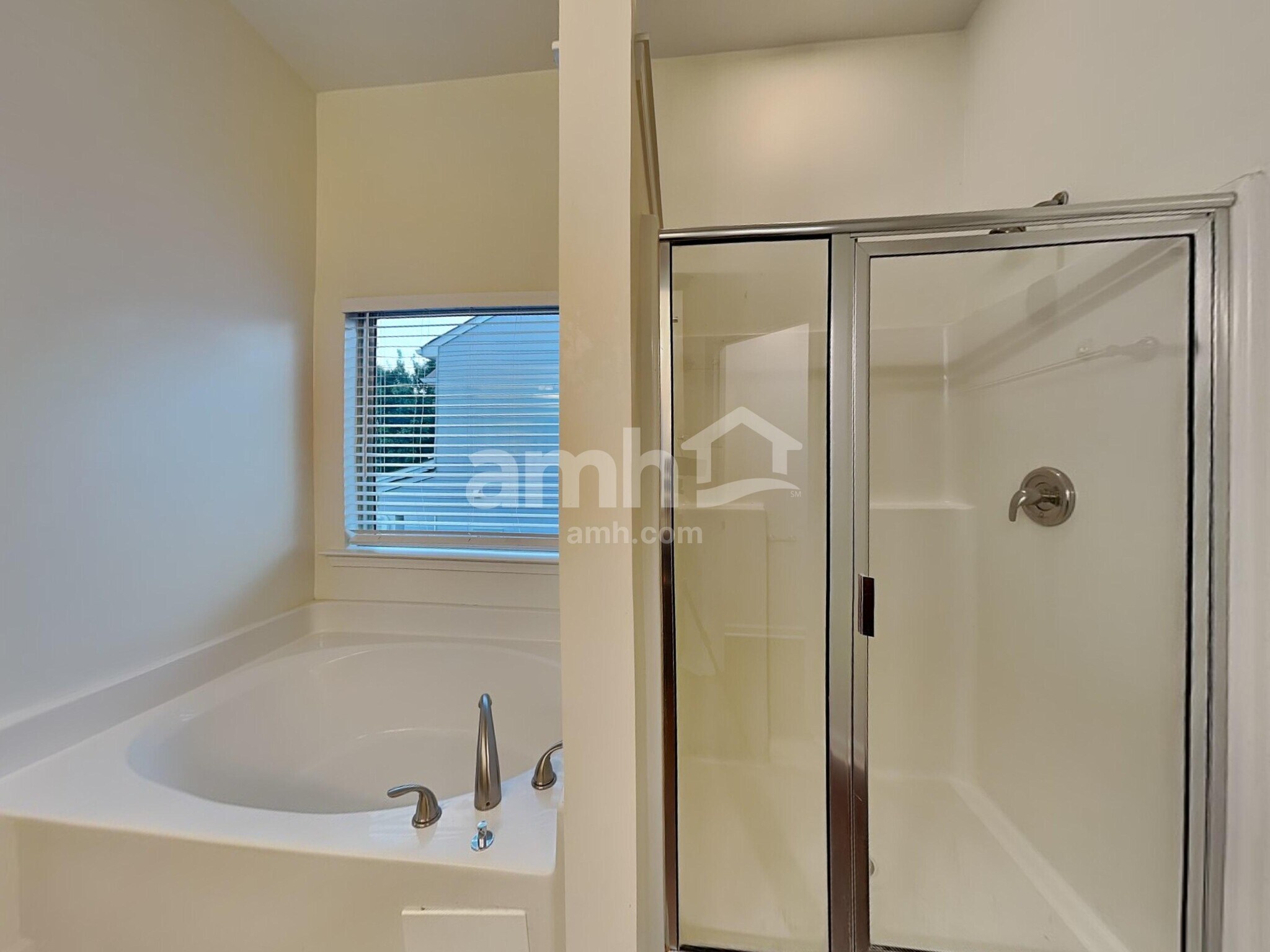 Building Photo - 1490 Aster Ives Dr