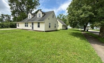 Building Photo - 2019 Fairport Ave