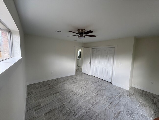 Building Photo - 704 S 10th St