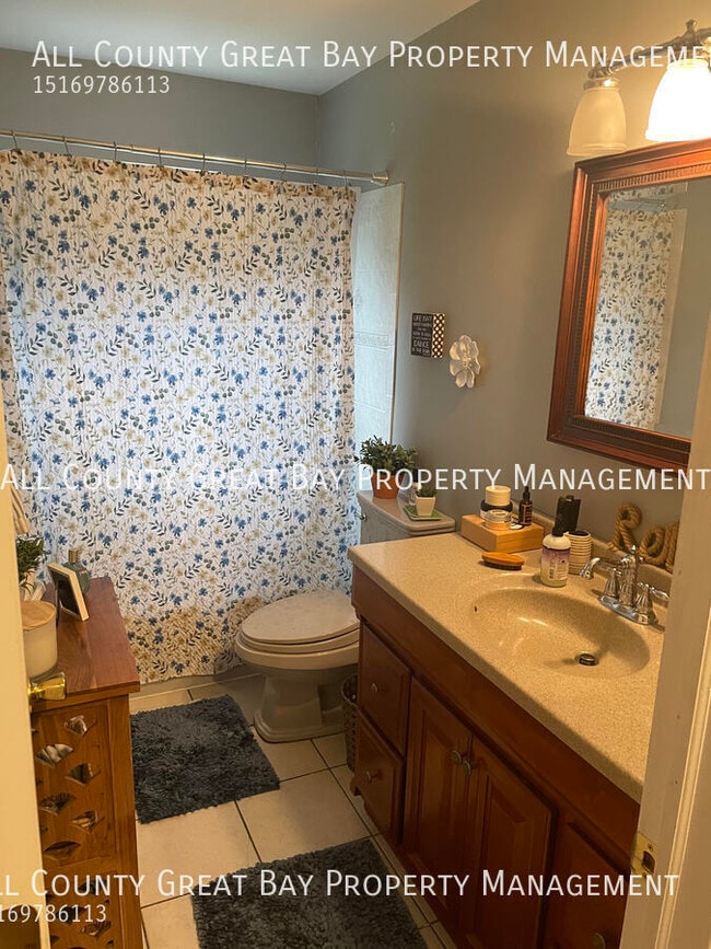 Building Photo - 115 Hedges Ave