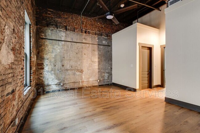 Building Photo - 124 Monroe Ave