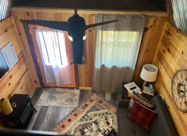 Building Photo - AIRBNB RENTAL ONLY - KARAGAN COTTAGE
