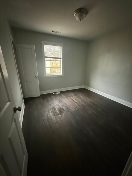 Building Photo - 2200 Fulton Ave SW