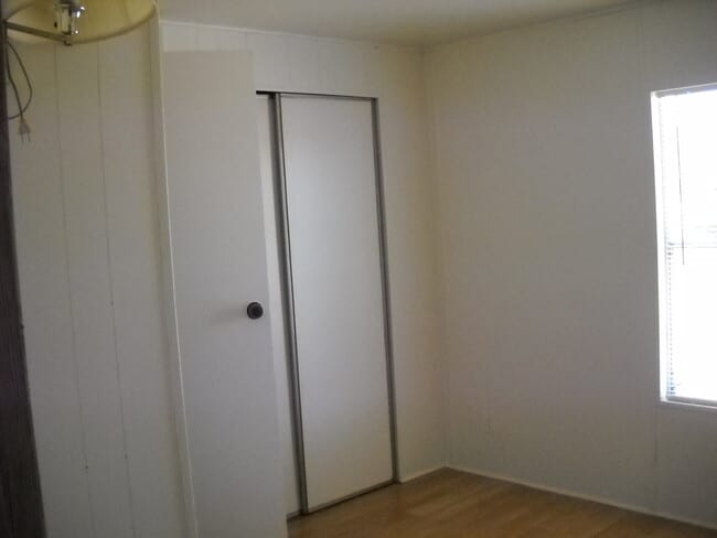 Building Photo - Cute trailer in Golden Acres